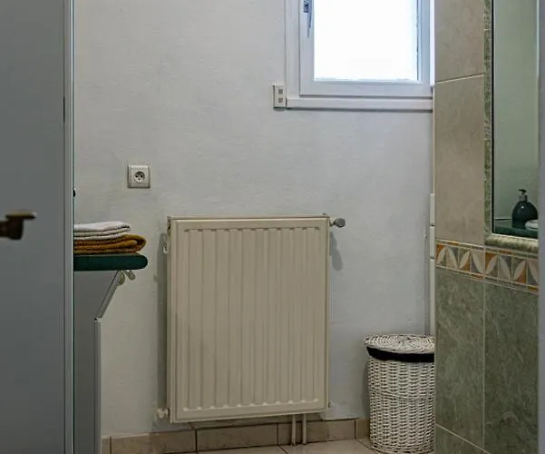 Frühstückspension D Hotes Les Papillons 3*