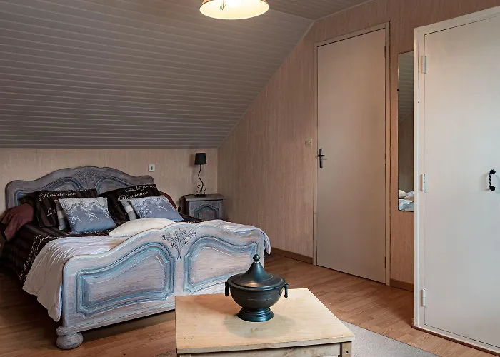 D Hotes Les Papillons Frühstückspension Évron